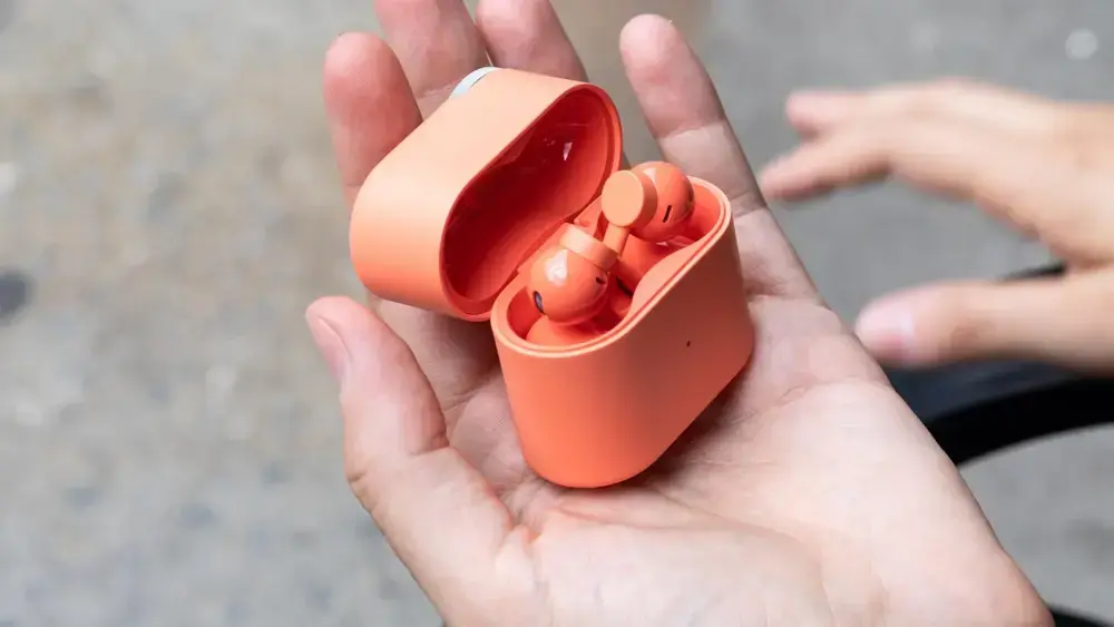 CMF equilibra preço e qualidade em fones clip