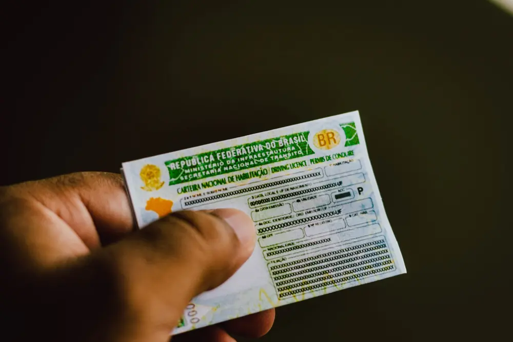CNH gratuita: como conseguir e quem tem direito?