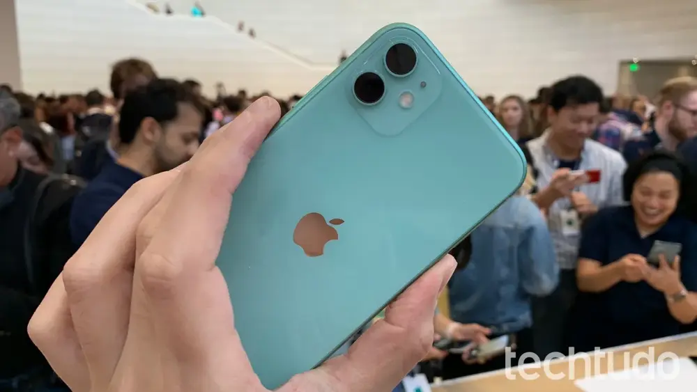 iPhone 11 ganha iOS 27, mas vale a pena em 2026?