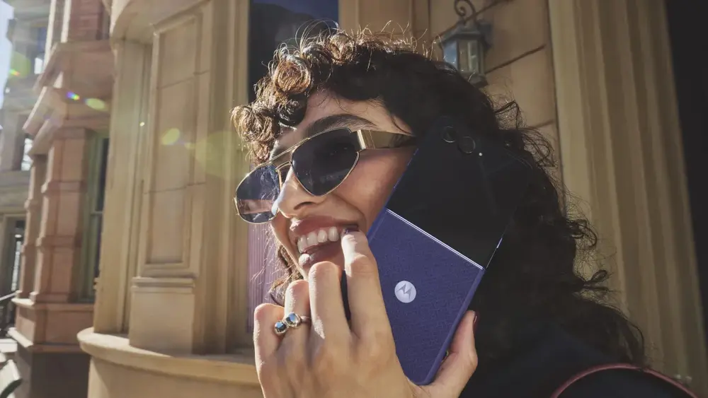 Razr 70 Ultra: o flip mais potente do Brasil? Review