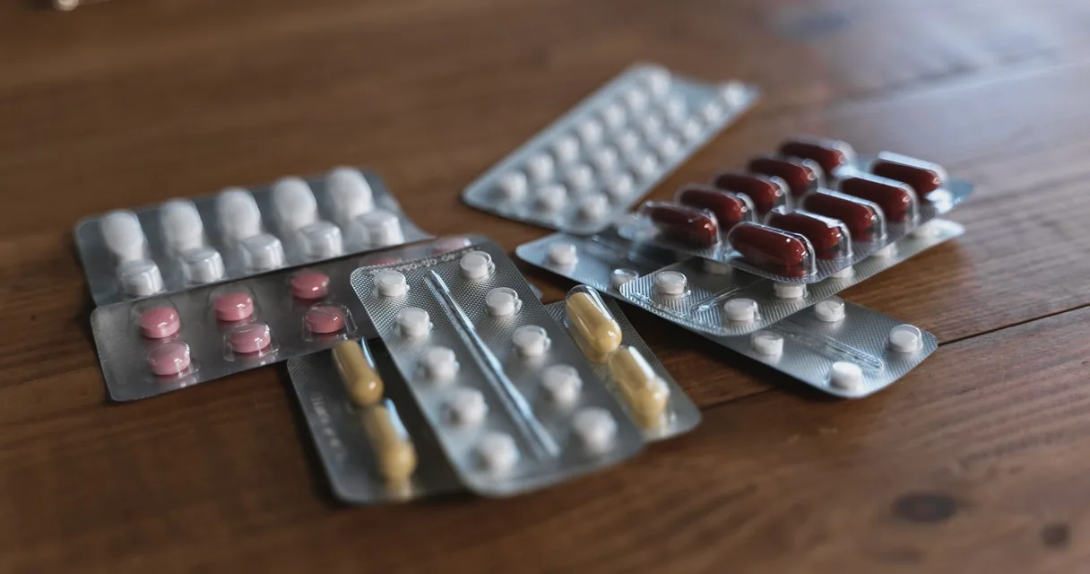 Embalagem de produto de saúde com rótulo visível