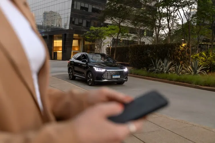 Rhino: preços, serviços e como funciona app de carros blindados